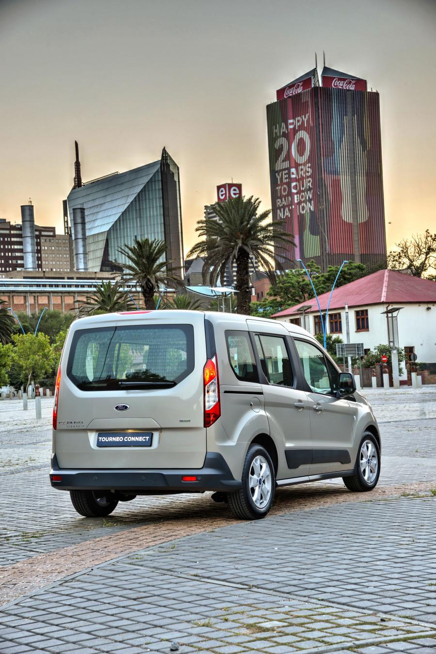  Ford Tourneo Connect 2015 года  (фото 6 из 20)